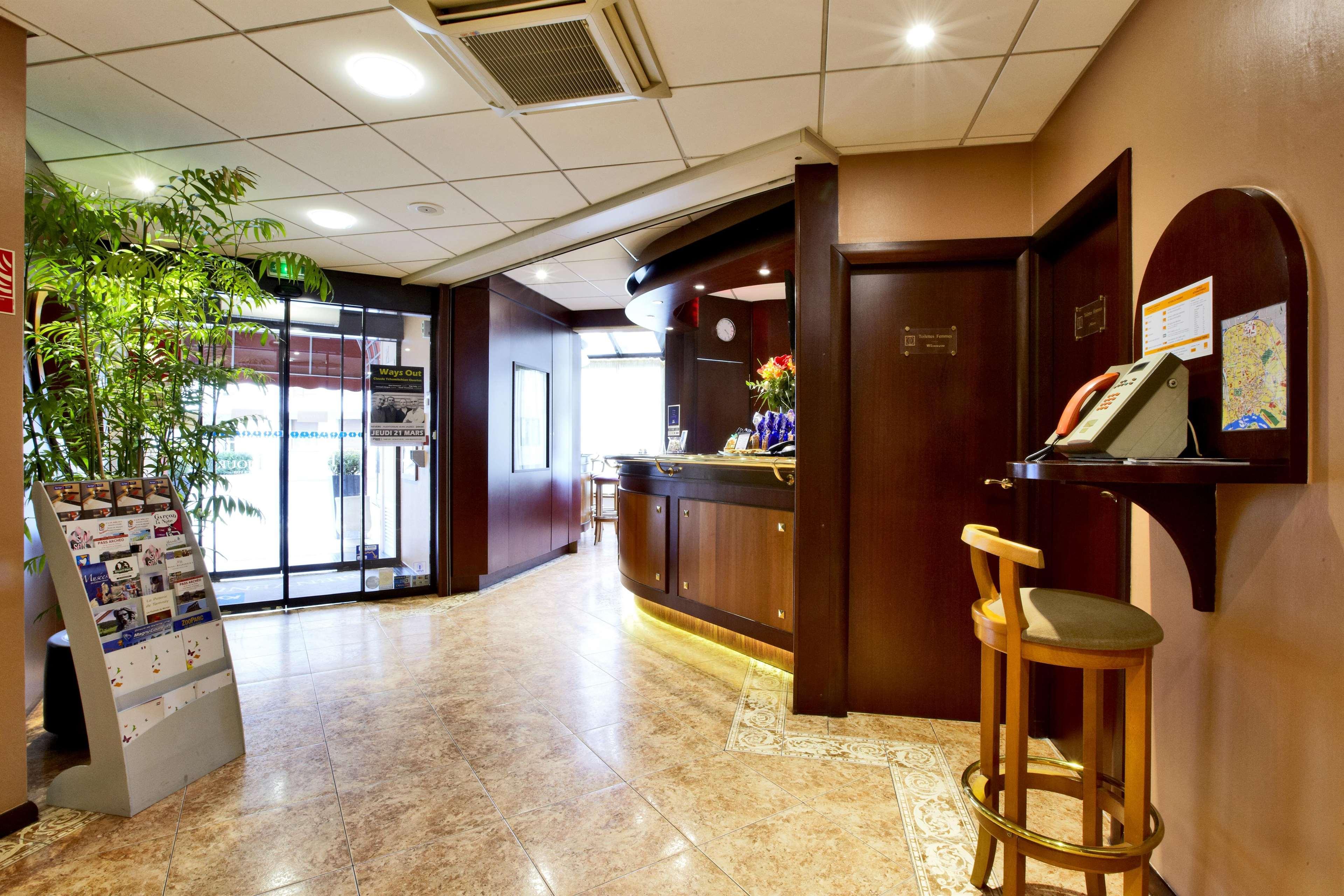 Kyriad Hotel Nevers Centre Exterior foto